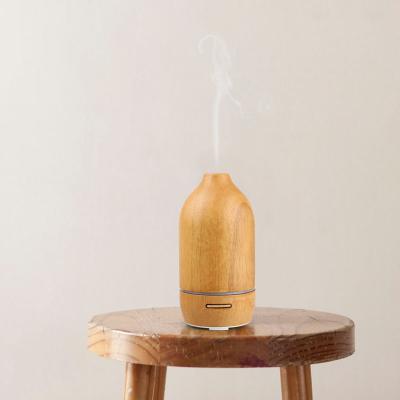 China 15-20 OEM ODM 100ml Wooden Essential Oil Diffuser Ultrasonic Aromatherapy Diffuser For Home for sale