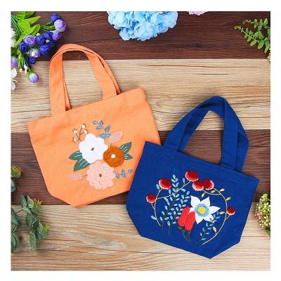 China Fashionable Europe DIY Embroidery Tote Bag For Kids Adult Beginner Opens Knitting Embroidery Kit Punch Needle Starter Kit With Punch for sale