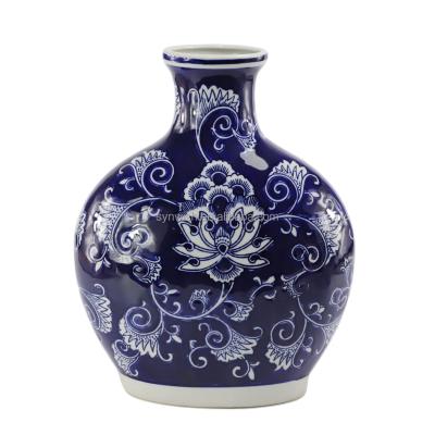 China Traditional handmade chinese blue and white ceramic&porcelain decoration home vases with hand drawing pattern for sale