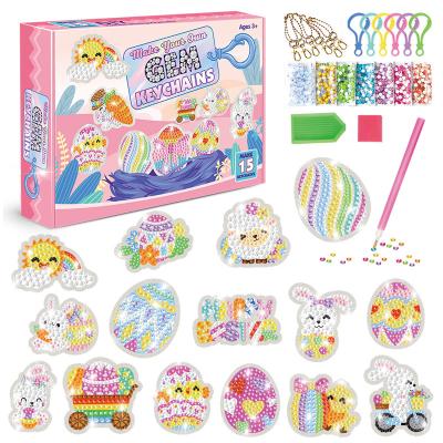 China Plastic DIY 15pcs Diamond Drawing Easter Toss Key Chain Toy Easter Gift Set for sale