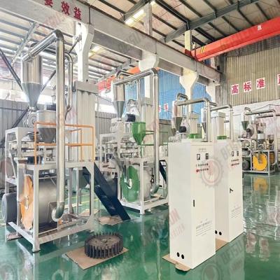 China SMF-1000 Waste Plastic Grinding Milling Machine For SPC / PVC / WPC Flooring Board à venda