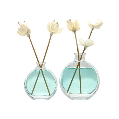 China Gift & Craft Wholesale Luxury Diffuser Glass Bottle Fragrance Reed Diffuser Empty Glass Bottle Flat Square Aroma Bottles for sale