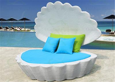 China Chic Outdoor Furniture Outdoor Wicker Daybed Shell Pool Sunbed in white Rattan Color for sale