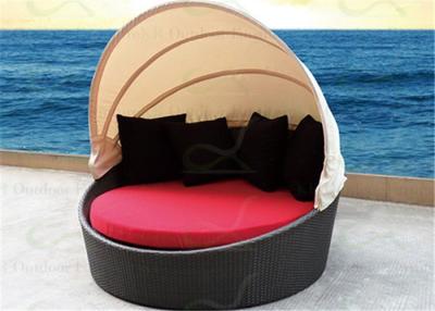 China Classic Round Shape Outdoor Wicker Daybed with Canopy All-weather Rattan Sunbed for sale