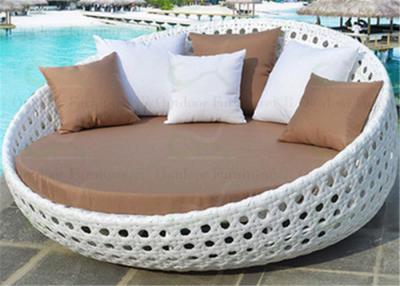 China Outdoor Daybed Round Rattan Daybed All-weather Patio Bed Porch Lounge Chair for sale