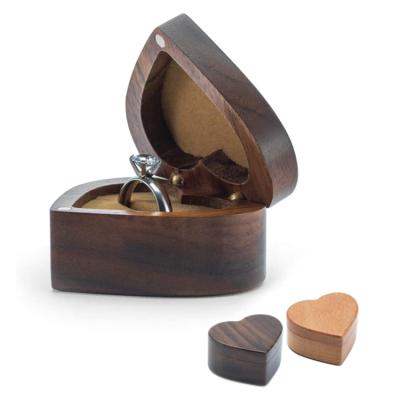 China Handmade Natural Velvet Heart Shaped Soft Inner Brown Walnut Vintage Walnut Wooden Ring Box for sale