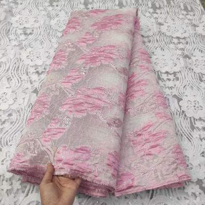 China Sustainable Elegant Pink Chinese Organza Jacquard Brocade Fabric For Garment for sale