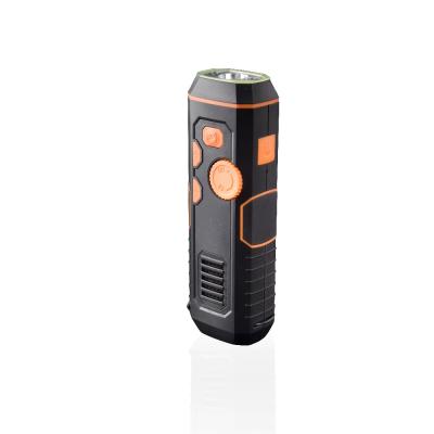 China PORTABLE Outdoor Hand Radio With Flashlight Emergency Charging FM Radio Professional Radio for sale