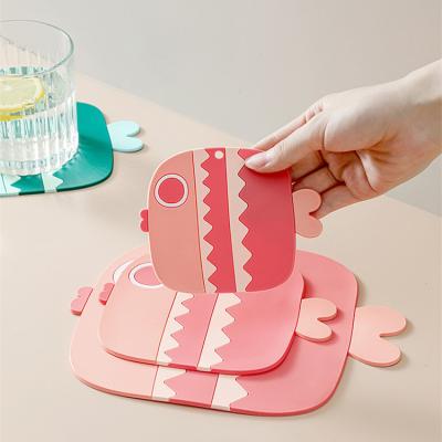 China Sustainable PVC Dining Table Mat And Coaster Cute Cartoon Kids Fish Shape Non-slip Table Waterproof Heat Resistance 3 Sizes Set Mat for sale