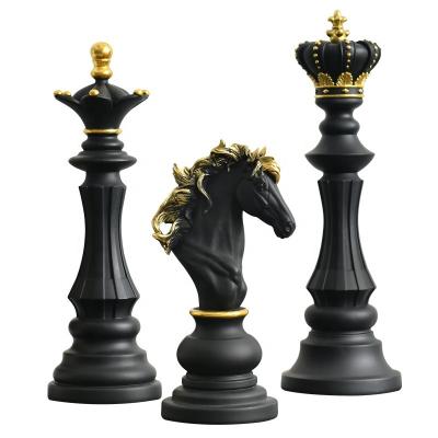 China Classic Folk Art Chess Resin Decorations Customized Polyresin Chess Queen And King Horse Sculpture Luxury Animal Statue For Desktop for sale