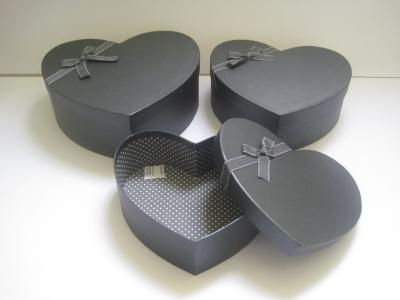 China Heart shape gift box set for sale