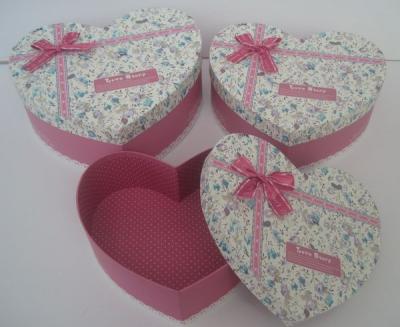 China Heart shape gift box set for sale