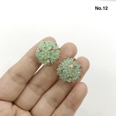 China Viable DIY Clothing Accessories Plastic Resin Rhinestone Sewing Buttons Flower Shaped Coat Decor Button for sale