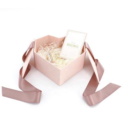 China Good Materials Price Recycled High Quality Strong Load Bearing Heart Shape Gift Pink Cardboard Box for sale