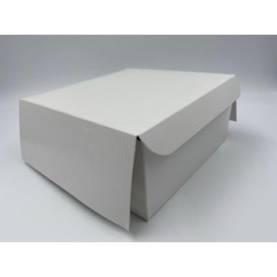 China Custom Disposable Kraft Paper Gift Boxes Cardboard For Food Cake Packaging for sale