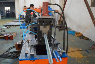 China Chain driving system  Zed Z purling roller making machine 18 roller stations cold steel à venda