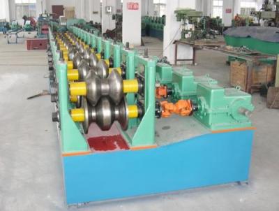 China de Vangrailbroodje die van 310 mm Breedtemachine Verglaasde Staal22kw 15 Post vormen Te koop