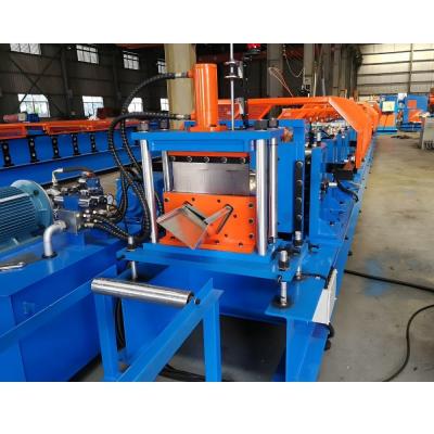 Chine Machine de formage de rouleaux pour conteneurs métalliques en acier galvanisé à épaisseur de 3 mm à vendre