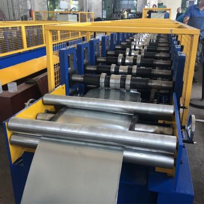 Cina Il tetto galvanizzato SpA dello SGS 5.5KW ha lustrato il rotolo delle mattonelle che forma le stazioni della macchina 16 in vendita