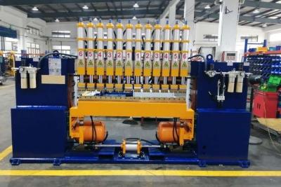 China Warehouse Supermarket Servo Feeding Upright Mesh Welding Device for sale