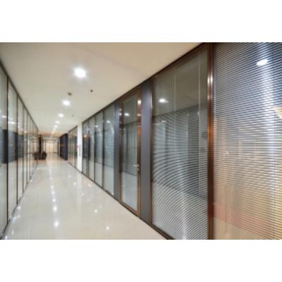 China Sound Insulation Meeting Room Workstation Partition Wall Modern Top Clear Glass Natural Lighting for sale