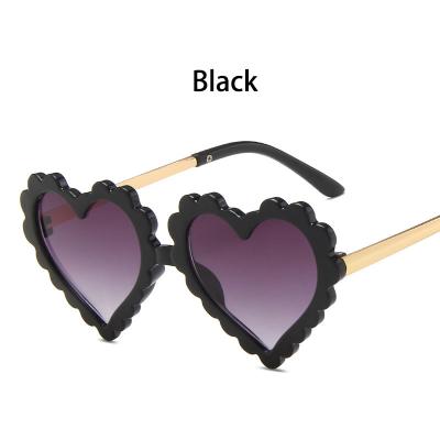 China GLASSES 2021 kids sunglasses cute heart shaped style wave framed sunglasses for boy girls party outdoor photography for sale