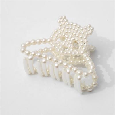 China Plastic Hair Plug Hair Accessories Factory Direct Elegant Matching Simple White Hair Clip Panda Shape Pearl Lady Hair Clip for sale