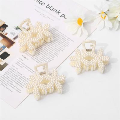 China Korean version of fashion pearl white plastic hair accessories hair caught lady temperament large shark clip wholesale for sale