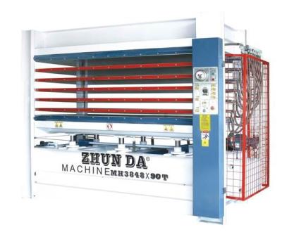 Cina Macchina per la lavorazione del legno automatica della pressa a caldo dell'impiallacciatura per il pannello truciolare delle porte in vendita