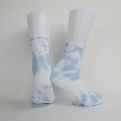 China Fashion Sporty Socks Factory Direct White Blue Lovely Outer Socks Cool Tie Dye Socks for sale