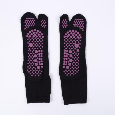 China Hot sale 2 cotton toe yoga socks ladies custom cheap non-slip plain weave socks non-slip yoga for sale