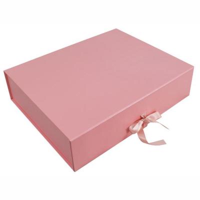 China Recyclable Wholesale Magnetic Clothes Gift Paper Box Square White Eco Friendly Packaging for sale