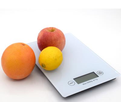 China Weight Measuring Stock Multifunction 5Kg Electronic Food Weight Scale Digital Weighing Kitchen Scale  glass scale for sale