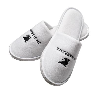 China Consecrated Portable Slipper Hotel Slipper Luxury Cotton Velvet Fashion Trend Aviation Hotel Disposable Slippers For Women for sale