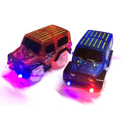 China Custom LED Light Up Cars Für Glow Race Track Elektronische Autospielzeug Blitzende Kind Eisenbahn Leuchtmaschine Spur Auto zu verkaufen