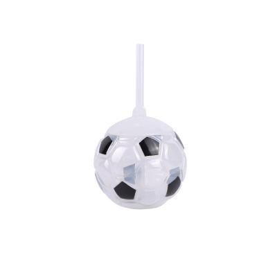 Chine Coupe en plastique en forme de ballon de football avec une tasse de thé au lait de paille à vendre