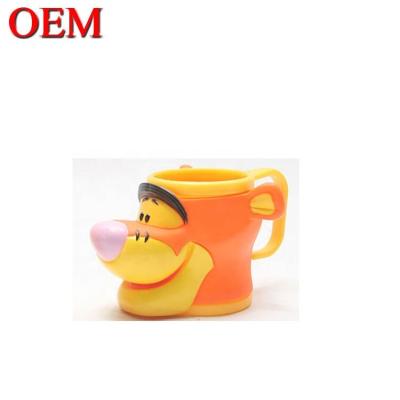 Cina Altezza personalizzata Qualità Eco-friendly 3d Figure Cup Ice Cute Cartoon Toy Cream Mug in vendita