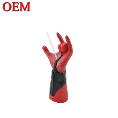 Cina Custom Spider-Man Modello 3D Bottiglia OEM Forma del personaggio Coppa di paglia Fabbrica di coppe ABS 50oz in vendita