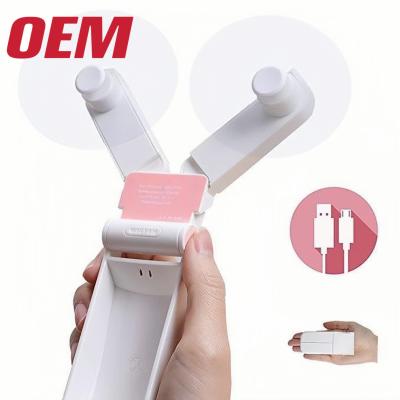 Chine Mini ventilateur de refroidissement portable OEM Ventilateur portable d'été fabriqué à la main Jolie batterie au lithium pliable plastique dessin animé d'été à vendre