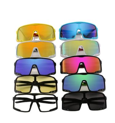 China Custom Cycling Outdoor Oversized SKI/Riding Sports Sunglasses Side Shields Men UV400 Glass PC PC Windproof Sports Sunglasses for sale