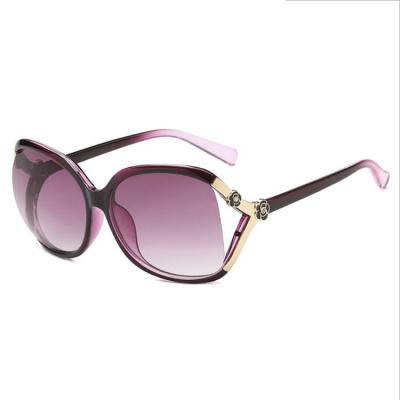 China Fashion Sunglasses Designer Trend Women Luxury PC Frame 400 Shades UV Sunglasses for sale