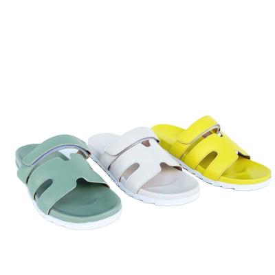 China New fashion trend summer ladies flat shoes a line comfortable low heel beach sandals fashion casual lightweight soft soles for sale