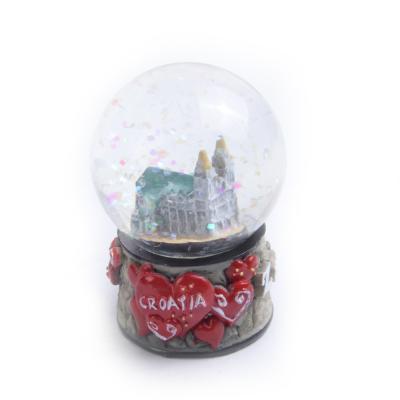 China Unique China Croatia Gift Ideas Souvenir Snow Globe With Blowing Snow for sale