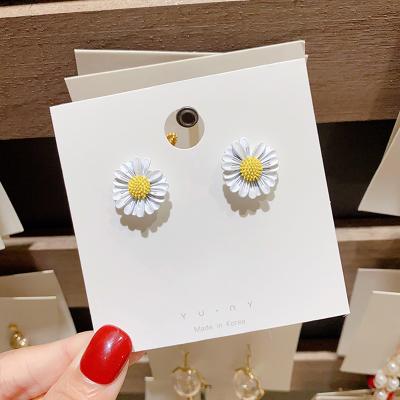 China Hot Student Earrings Wholesale Elegant Daisy Flowers Earrings Cute 925 Sterling Silver Korean Style Selling Earrings in 2021 for sale