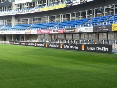 China High Brightness Outdoor P10 Perimeter LED Display Full Color For Football Ground for sale