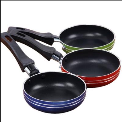 China Small Fried Egg Steak Gift Non-Stick Pan Mini Heavy Frying Pan Viable Daily Provisions 12cm for sale