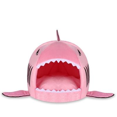 China Breathable Wholesale Fast Delivery Shark Shape Design Luxury Soothing Dog Bed Pet In Stock for sale