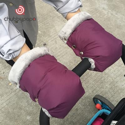 China Designed to fit all major brands of jogger factory direct sale stroller hand muff winter gloves pram hand cover waterproof antifreeze pram gloves for sale