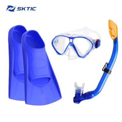 China 180 Professional Kids Wide View SKTIC 2021 New Freediving Equipment Set Scuba Diving Mask and Snorkel Set Fins for sale