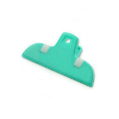 China Plastic Metal Chip Bag Spring Board Clips Note Bulldog Clips for sale